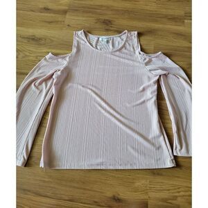 Roommates‎ Cold Shoulder Top